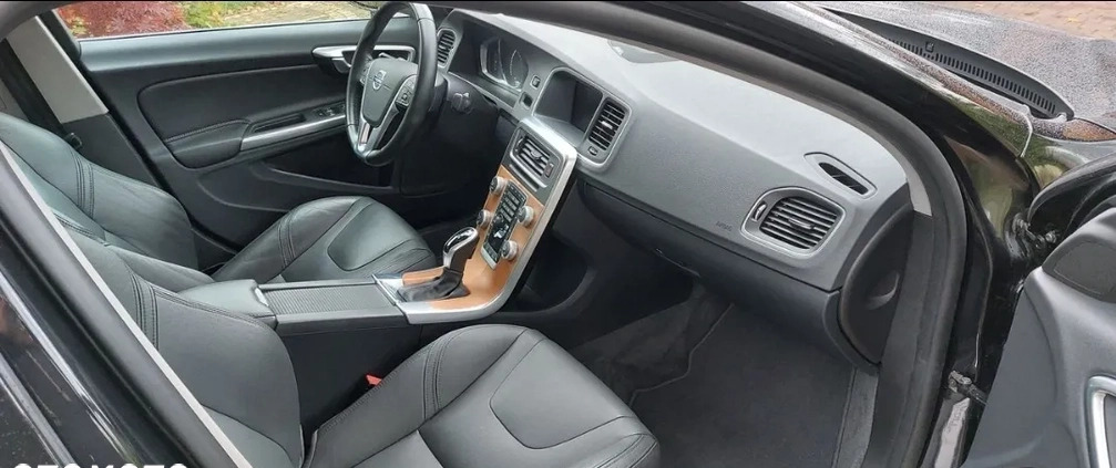 Volvo S60 cena 92000 przebieg: 34000, rok produkcji 2017 z Kraków małe 596